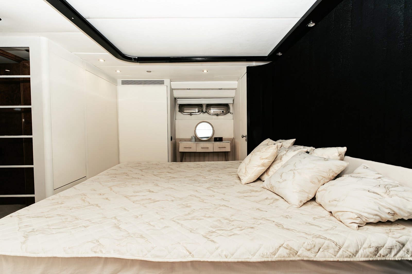 Master cabin aboard Antago 90 Venus